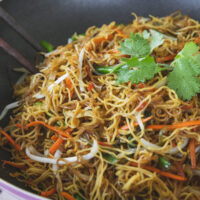 Stir Fried Chow Mein - Mi Xao Mem